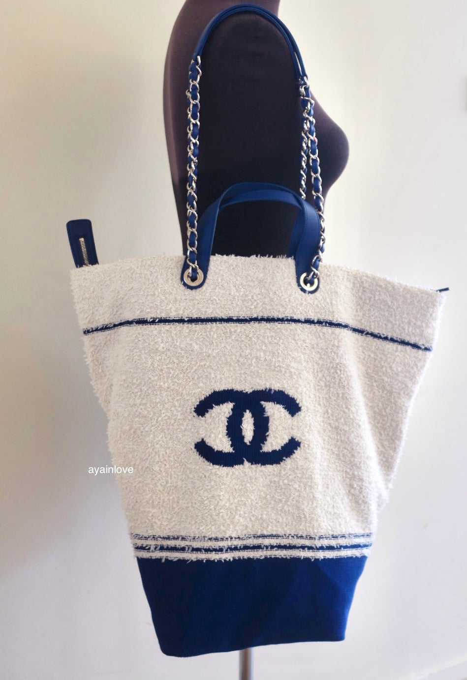 Chanel tote bag 2019 best sale