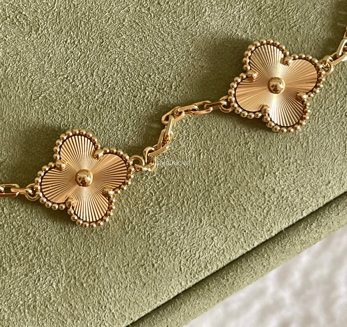 Van cleef & arpels deals gold 5 motif alhambra bracelet