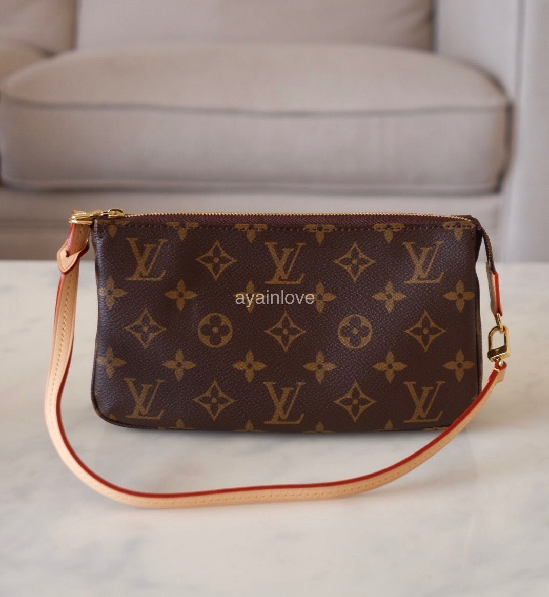 LOUIS VUITTON LV Pochette Accessoires *Old Version* Monogram Canvas Bag