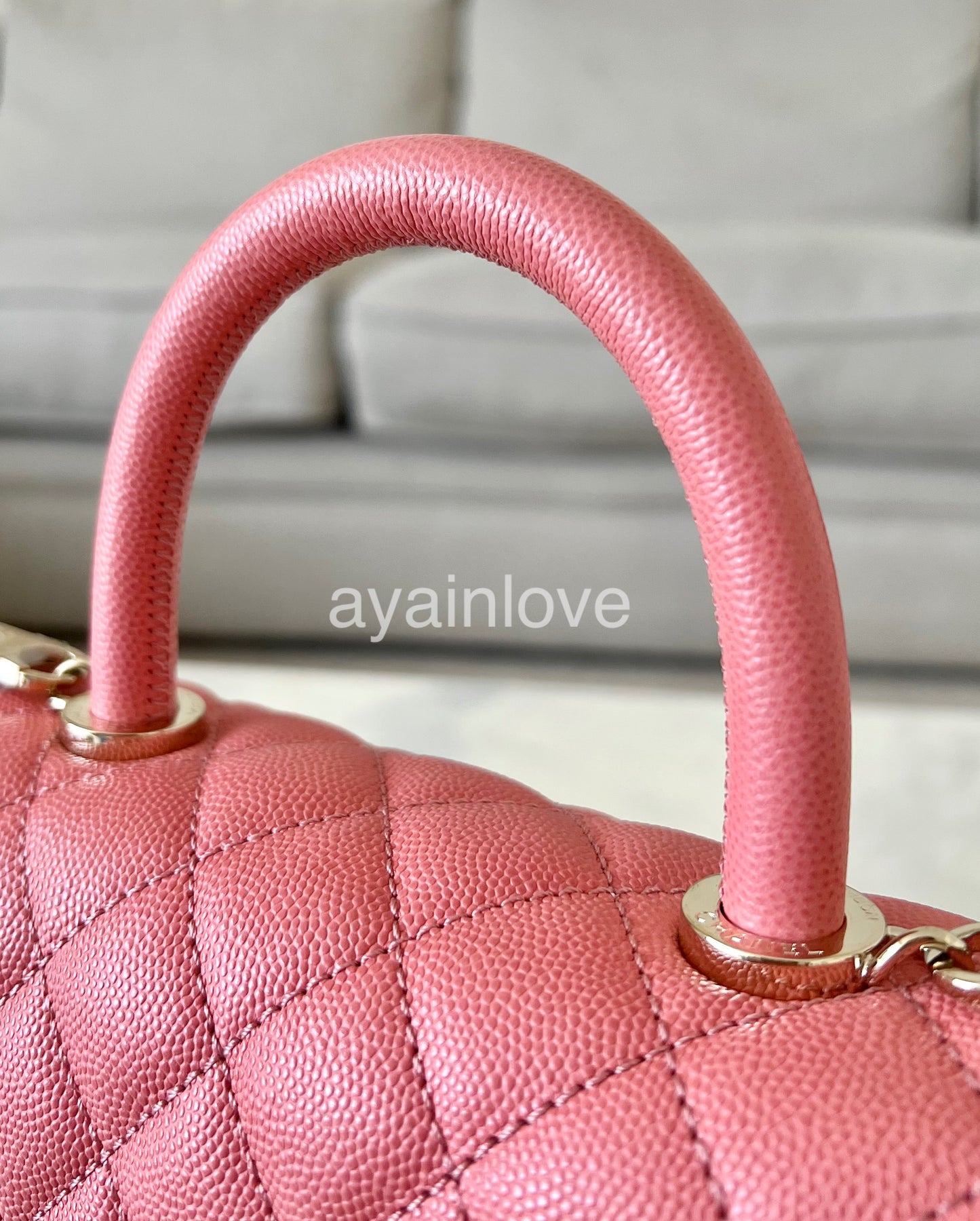 CHANEL 22A Pink Caviar Small 24cm Coco Handle Bag Light Gold Hardware