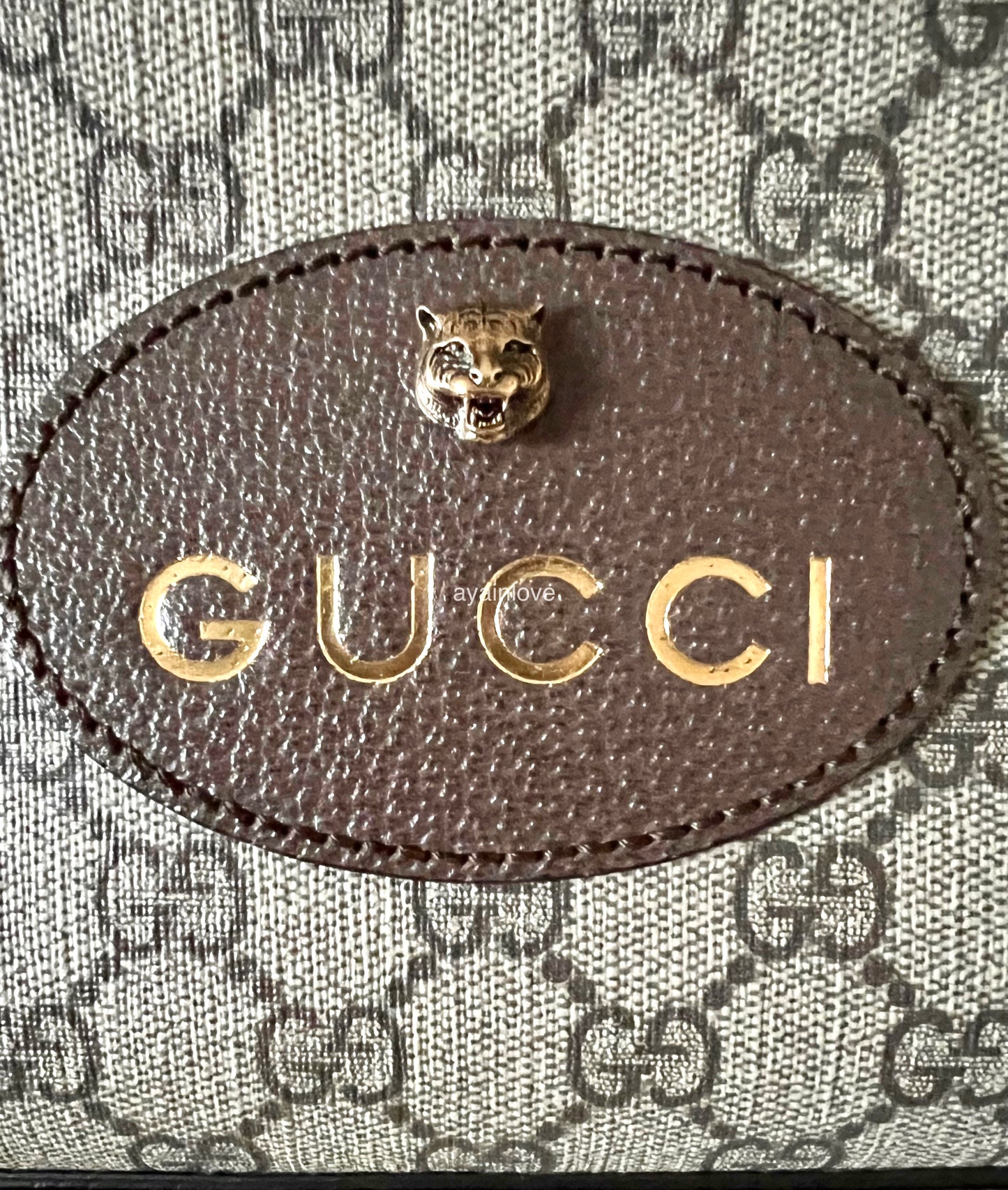 GUCCI Neo Vintage GG Supreme Messenger Camera Bag Gold Hardware