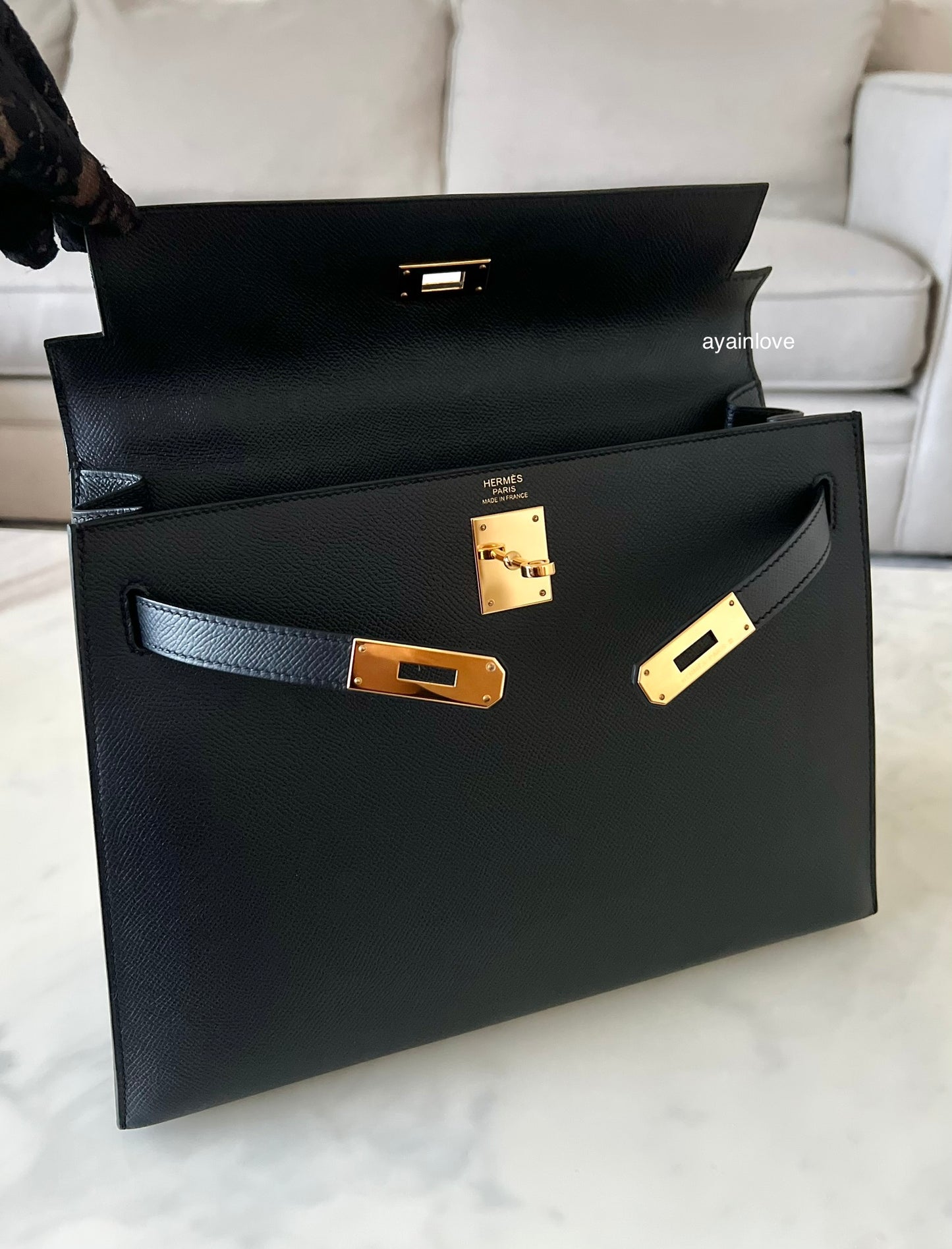 HERMES Kelly 32 Noir Black Epsom Sellier Gold Hardware X Stamp