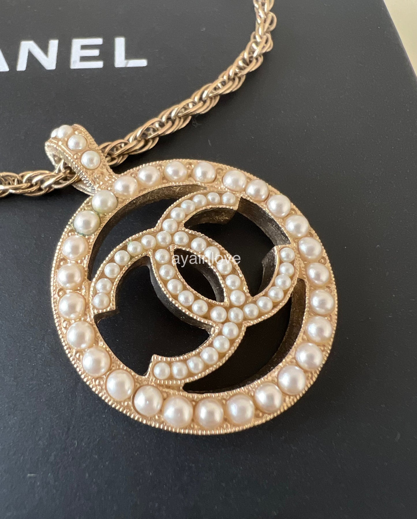 CHANEL 17A Round Pearl CC Adjustable Necklace Light Gold Hardware