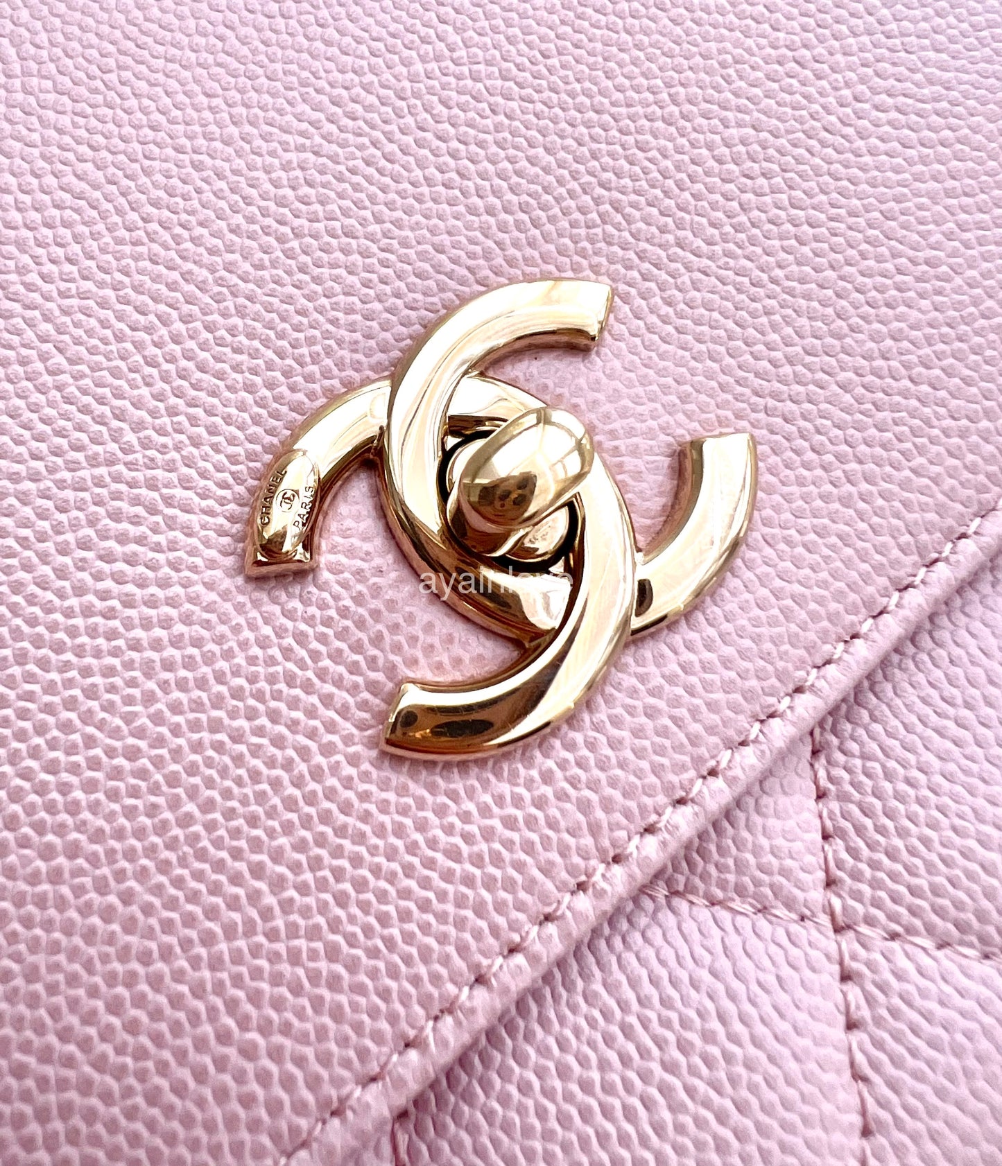 CHANEL Light Pink Caviar Small Business Affinity Light Gold Hardware