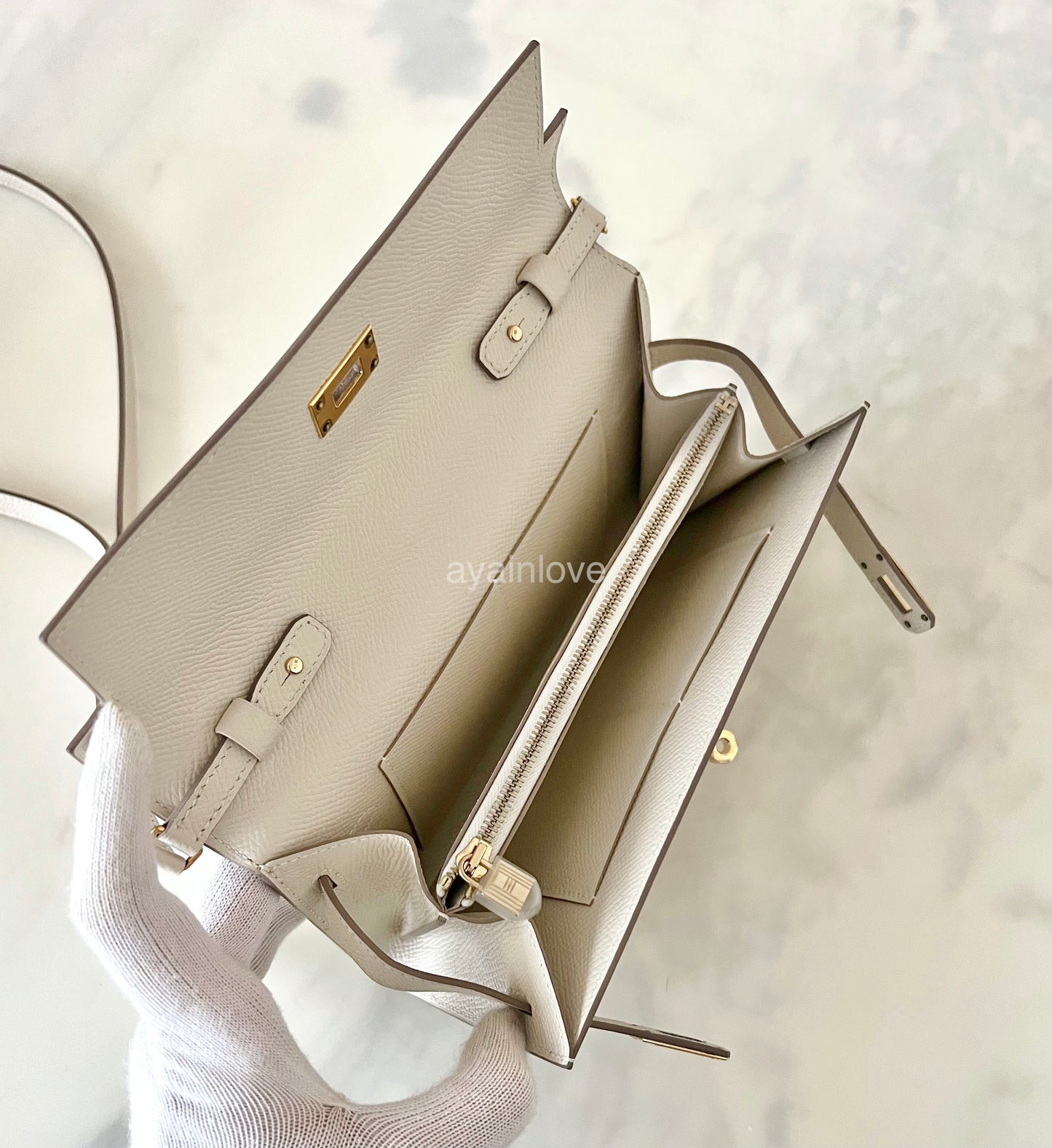 HERMES Kelly To Go 18 KTG Clutch Epsom Craie Gold Hardware