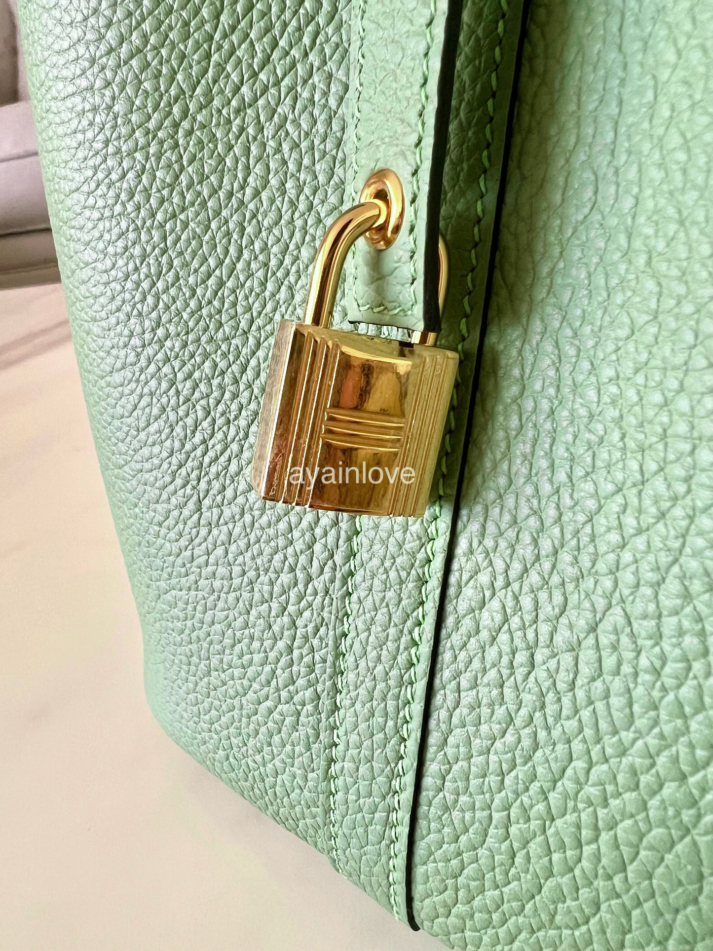 HERMES Picotin Lock 18 Vert Criquet Taurillion Maurice Gold Hardware