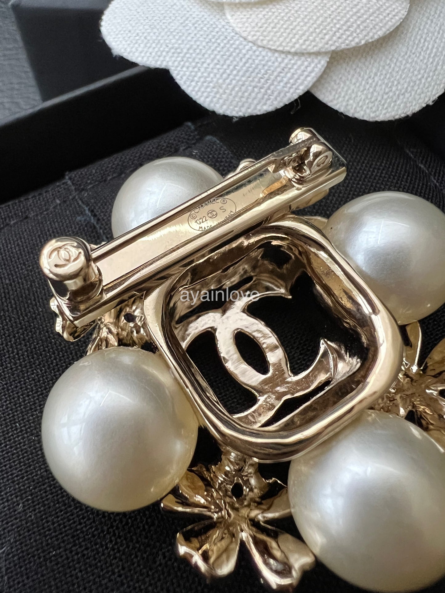 CHANEL 22S Pearl Crystal Cross Clover CC Brooch Light Gold Hardware