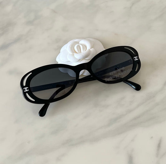 CHANEL 23K Black CC Logo Oval Sunglasses A71571