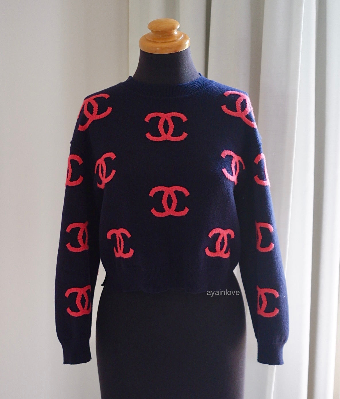 CHANEL 21P Cashmere Navy Blue Pink CC Logo Sweater Pullover Knitwear Size 42FR