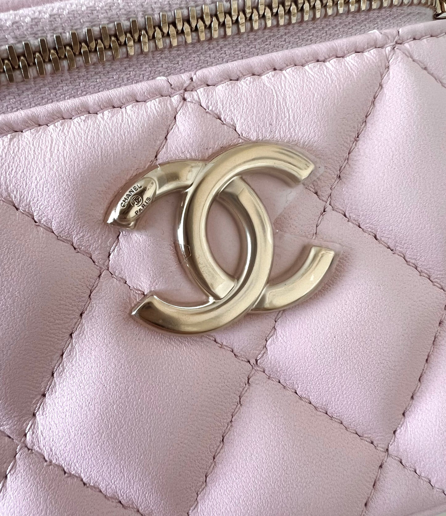 CHANEL 22S Light Pink Lamb Skin Square Vanity on Coco Chain Strap Light Gold Hardware