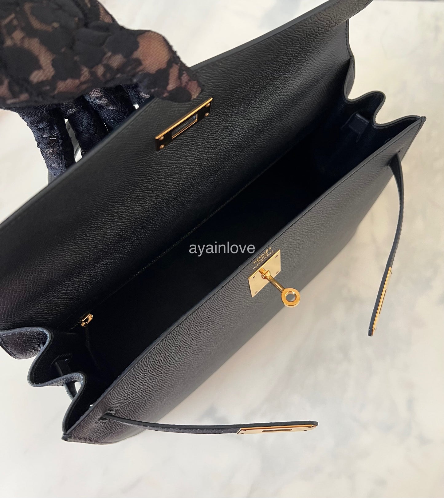 HERMES Kelly 32 Noir Black Epsom Sellier Gold Hardware X Stamp