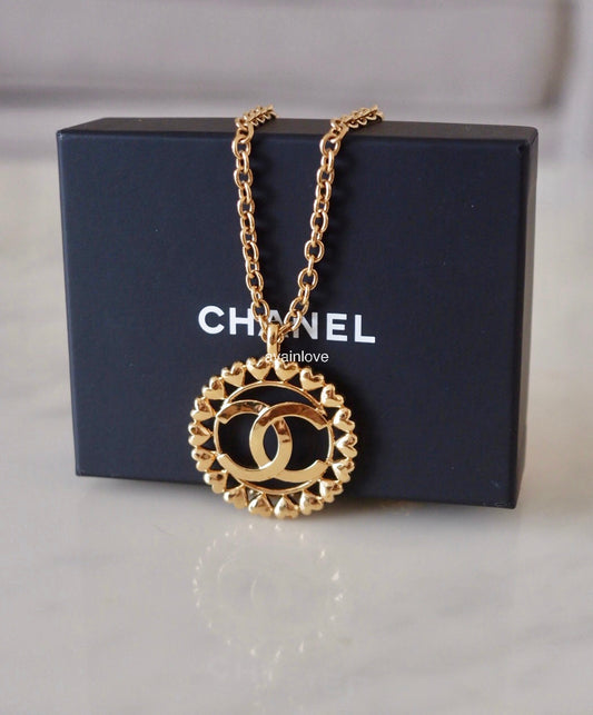 CHANEL 23P Round CC Heart Details Adjustable Necklace Gold Hardware