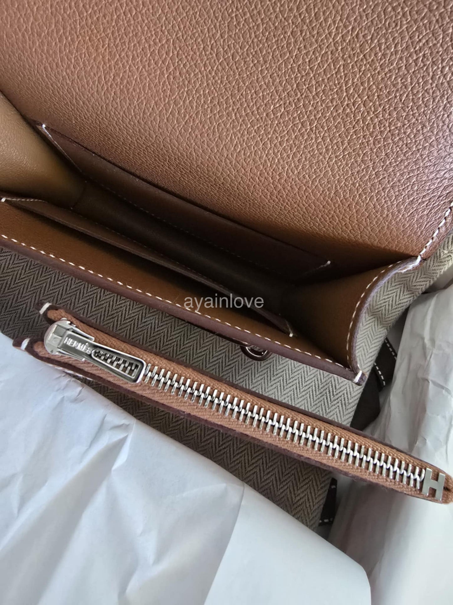 HERMES Roulis Slim Evercolor Gold with Inner Zipped Pouch Palladium Hardware (Z Stamp)