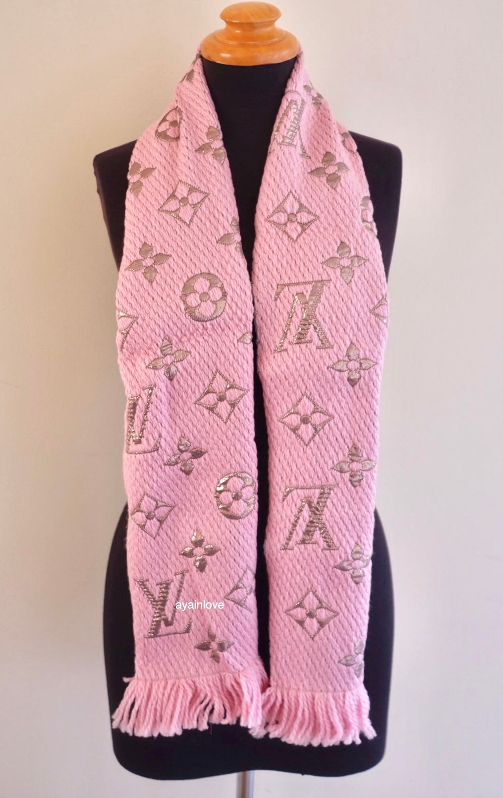 LOUIS VUITTON LV Shine Pink Gold Echarpe Logomania M70466 Wool Shawl Scarf