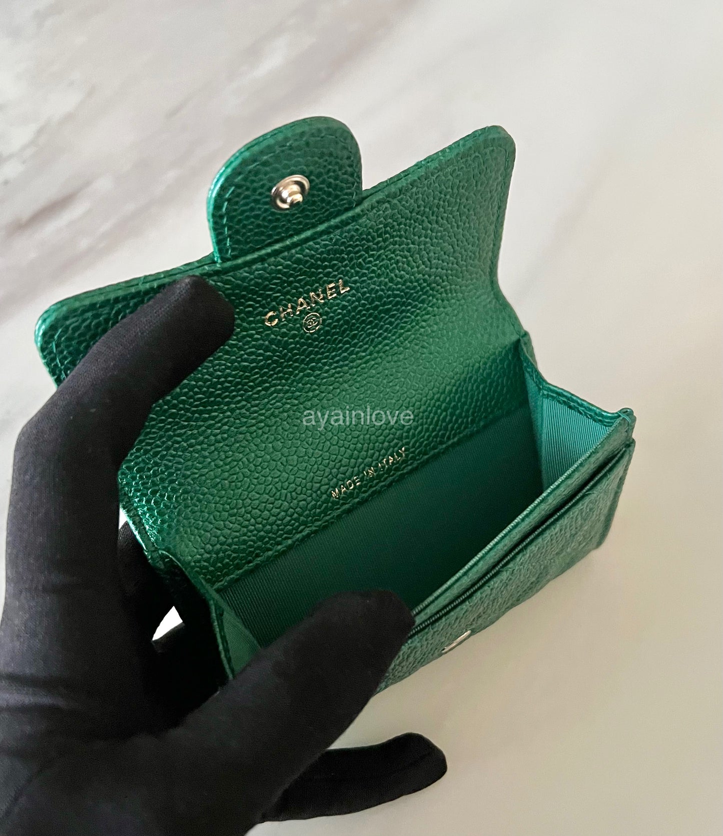 CHANEL 18S Iridescent Green Caviar Small Snap Card Holder Light Gold Hardware