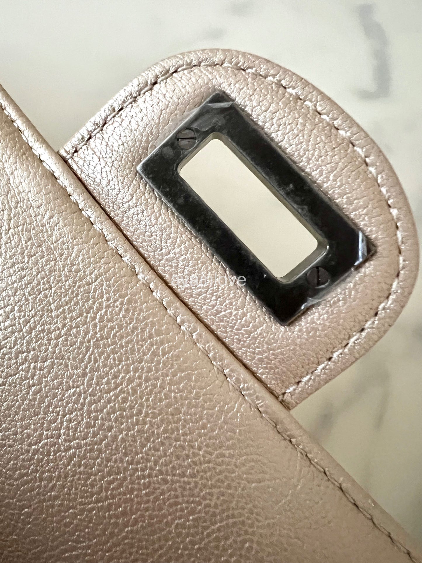 CHANEL 19K Iridescent Light Beige Sheepskin 2.55 Reissue 224 Mini Flap Bag Ruthenium Hardware