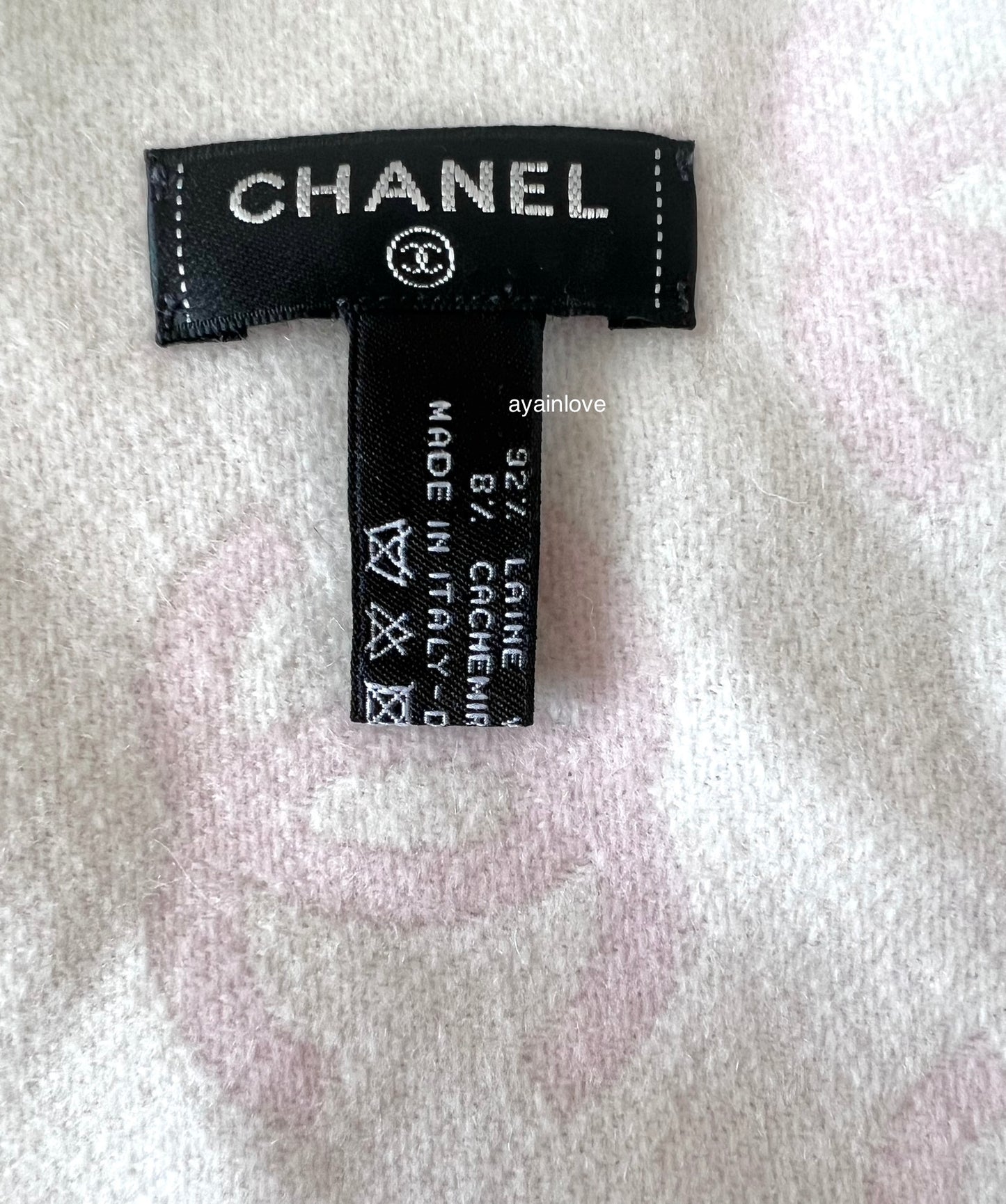 CHANEL CC Logo Wool Cashmere Double Side Light Pink/White Scarf