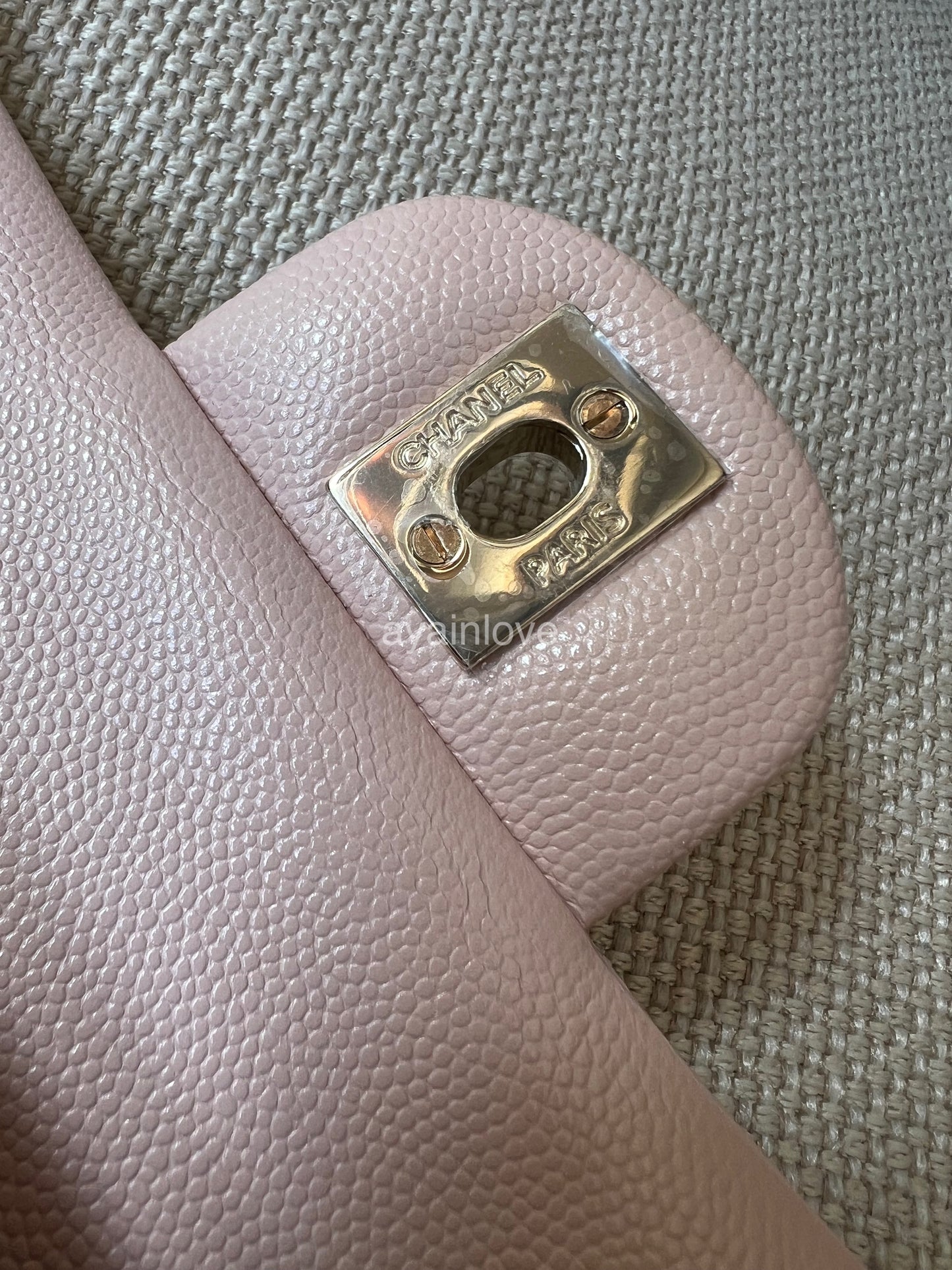 CHANEL 21C Light Pink Caviar Medium/Large Classic Flap Light Gold Hardware