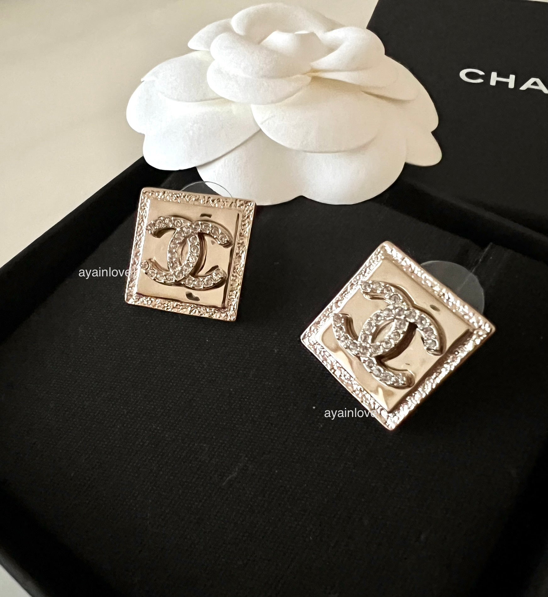 Chanel Earrings CC Logo light Gold Rhinestone A17K 733 – art Japan Export