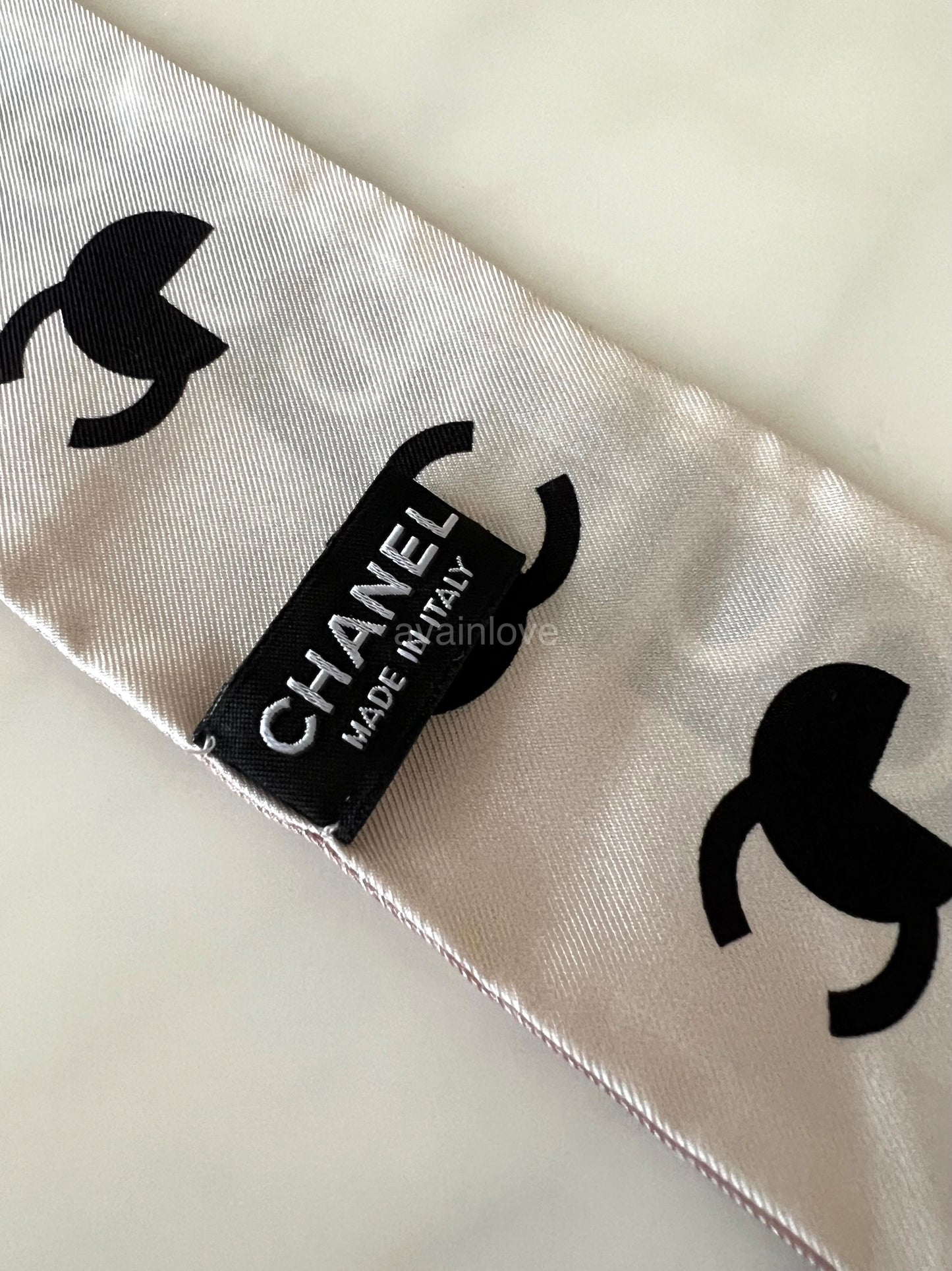 CHANEL Pink White Silk CC Rue Cambon Twilly Scarf Bandeau