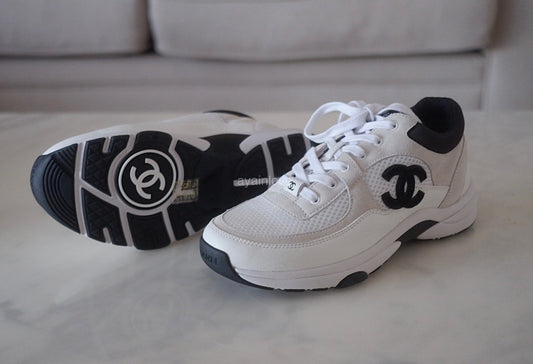 CHANEL 21B White CC Fabric and Suede Calfskin Sneakers Trainers Shoes Size 38 EU