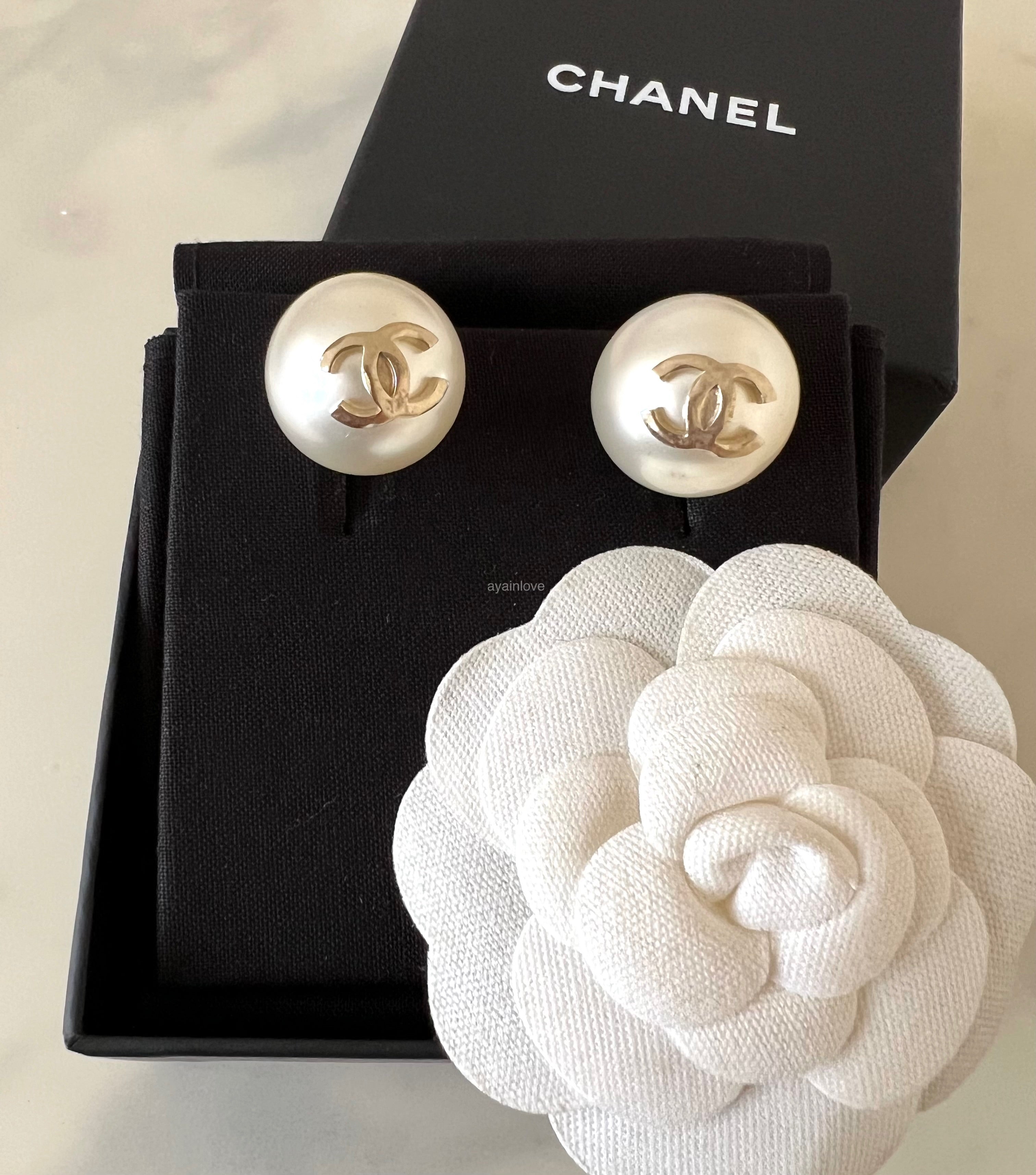 Chanel double deals c stud earrings