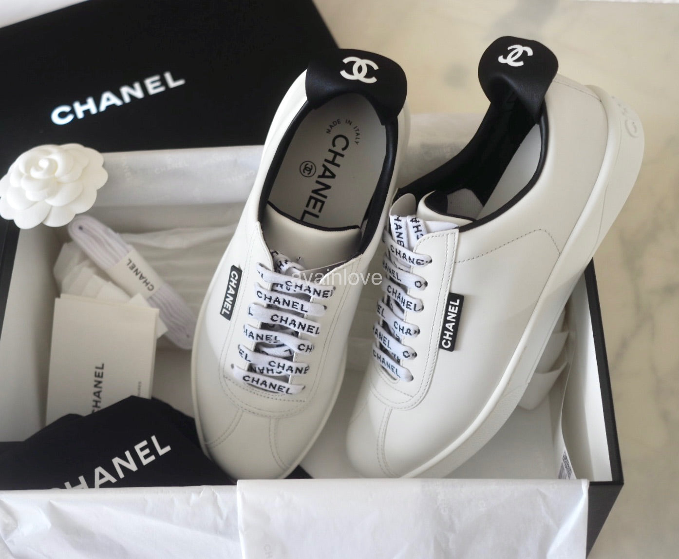 CHANEL White Leather Script CC Logo Weekend Sneakers Trainers Shoes Size 38 EU