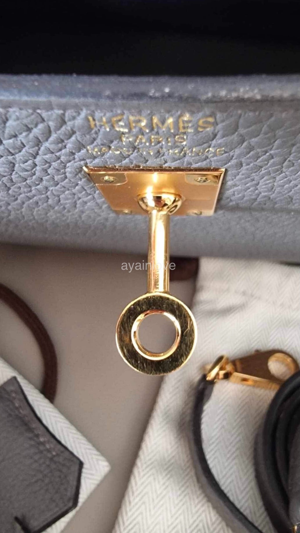 Hermes Kelly Retourne 25 Etain Togo Gold Hardware – Madison Avenue