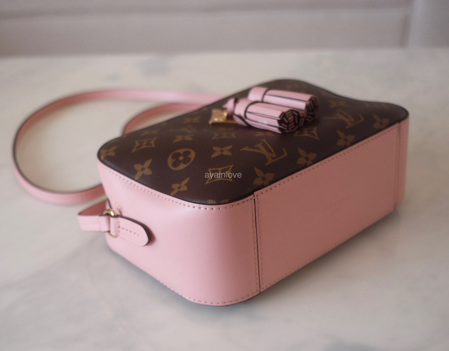 LOUIS VUITTON Saitonge Monogram Pink Rose Poudre Calf Skin Leather Gold Hardware