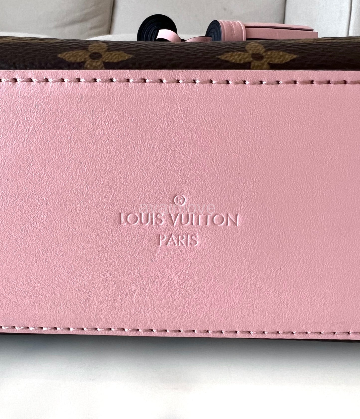 LOUIS VUITTON Saitonge Monogram Pink Rose Poudre Calf Skin Leather Gold Hardware