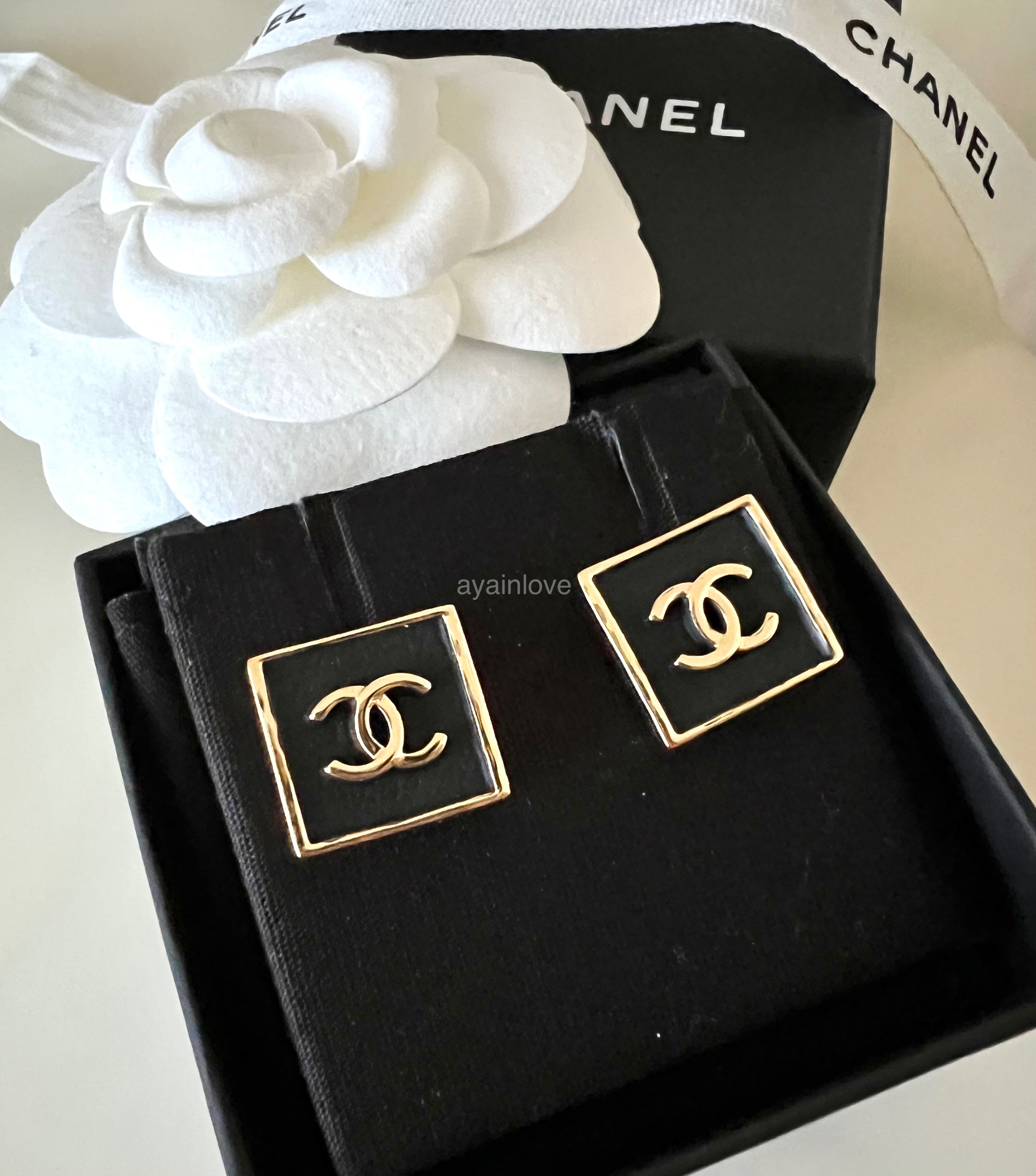 Chanel stud 2024 earrings cc