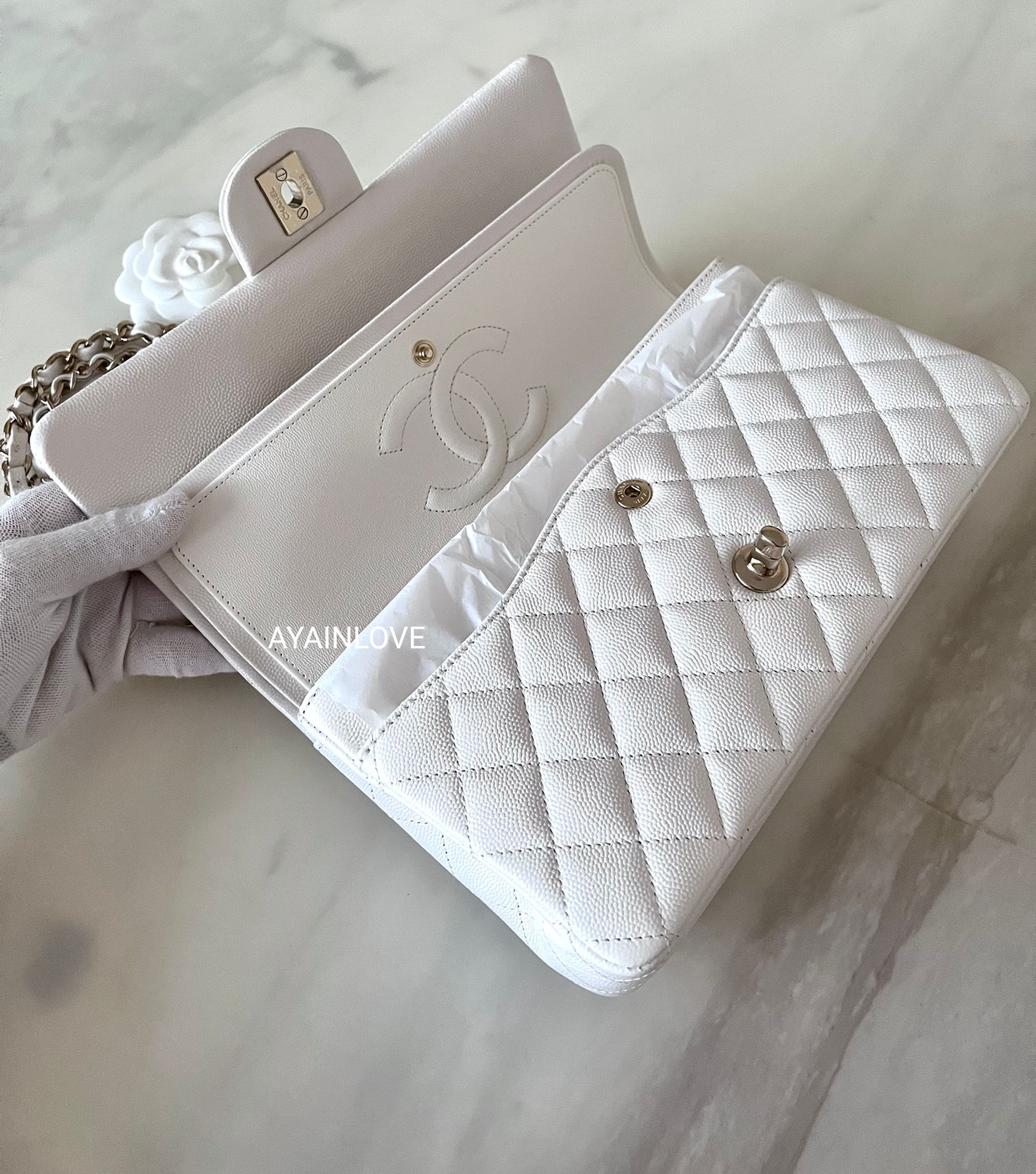 CHANEL 21S WHITE CAVIAR MEDIUM CLASSIC FLAP LIGHT GOLD HARDWARE