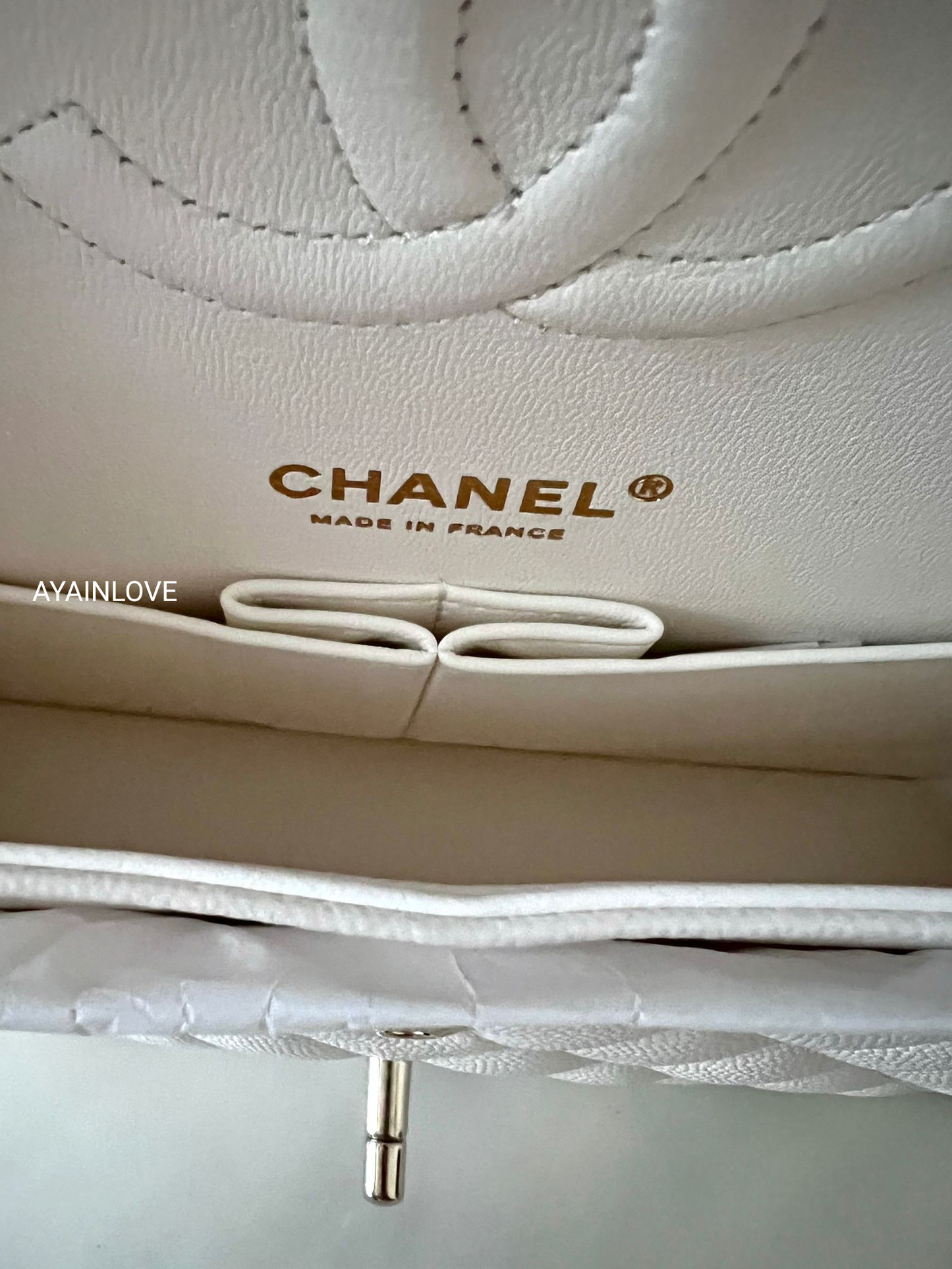 CHANEL 21S WHITE CAVIAR MEDIUM CLASSIC FLAP LIGHT GOLD HARDWARE