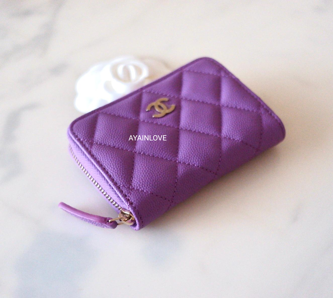 22S PURPLE CAVIAR ZIPPY CARD HOLDER LIGHT GOLD HARDWARE