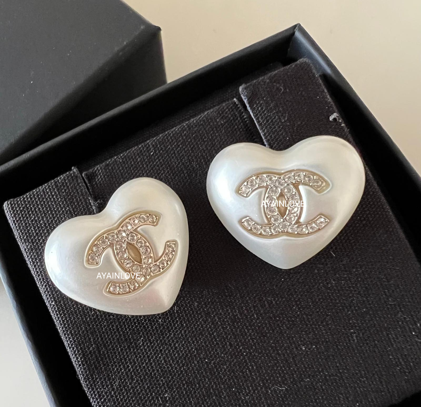 WHITE HEART CRYSTAL CC STUD EARRINGS LIGHT GOLD HARDWARE *NEW*