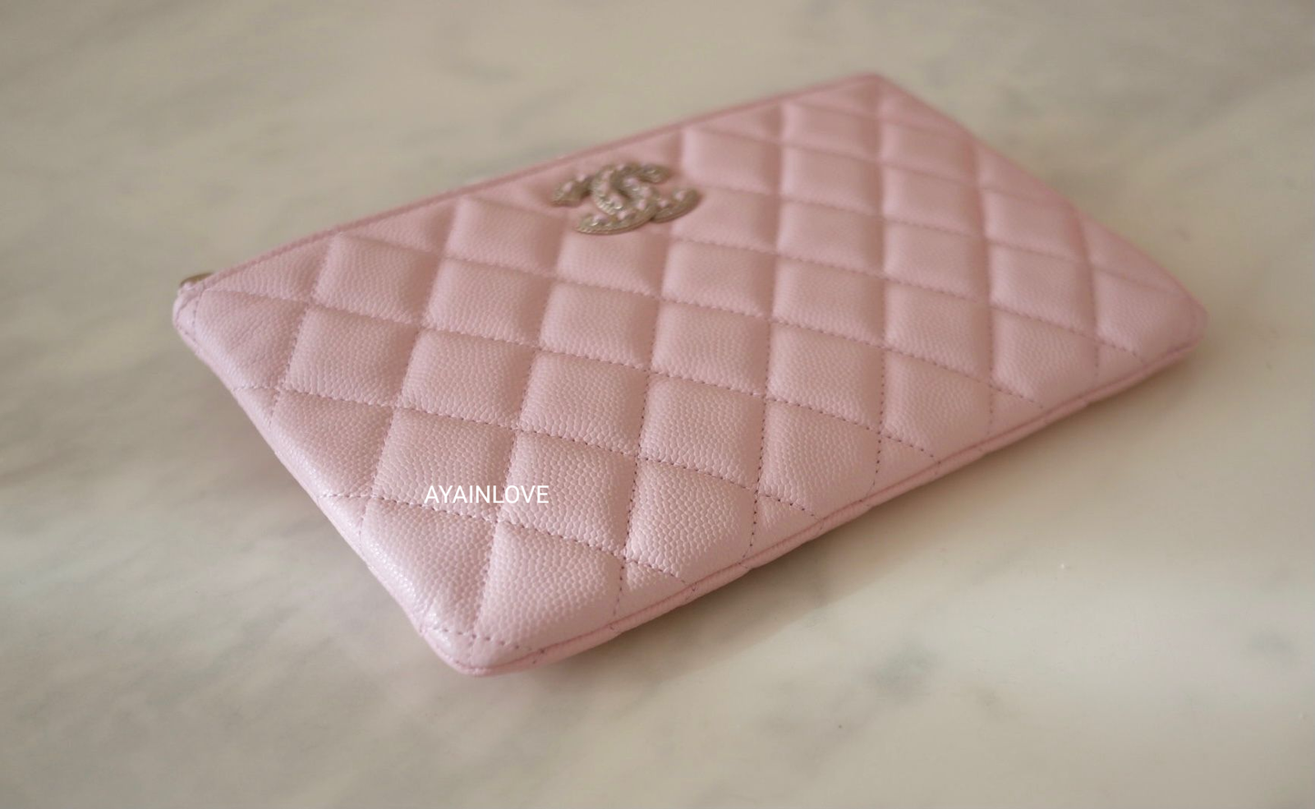 22S LIGHT PINK CAVIAR SMALL O CASE CRYSTAL CC HARDWARE