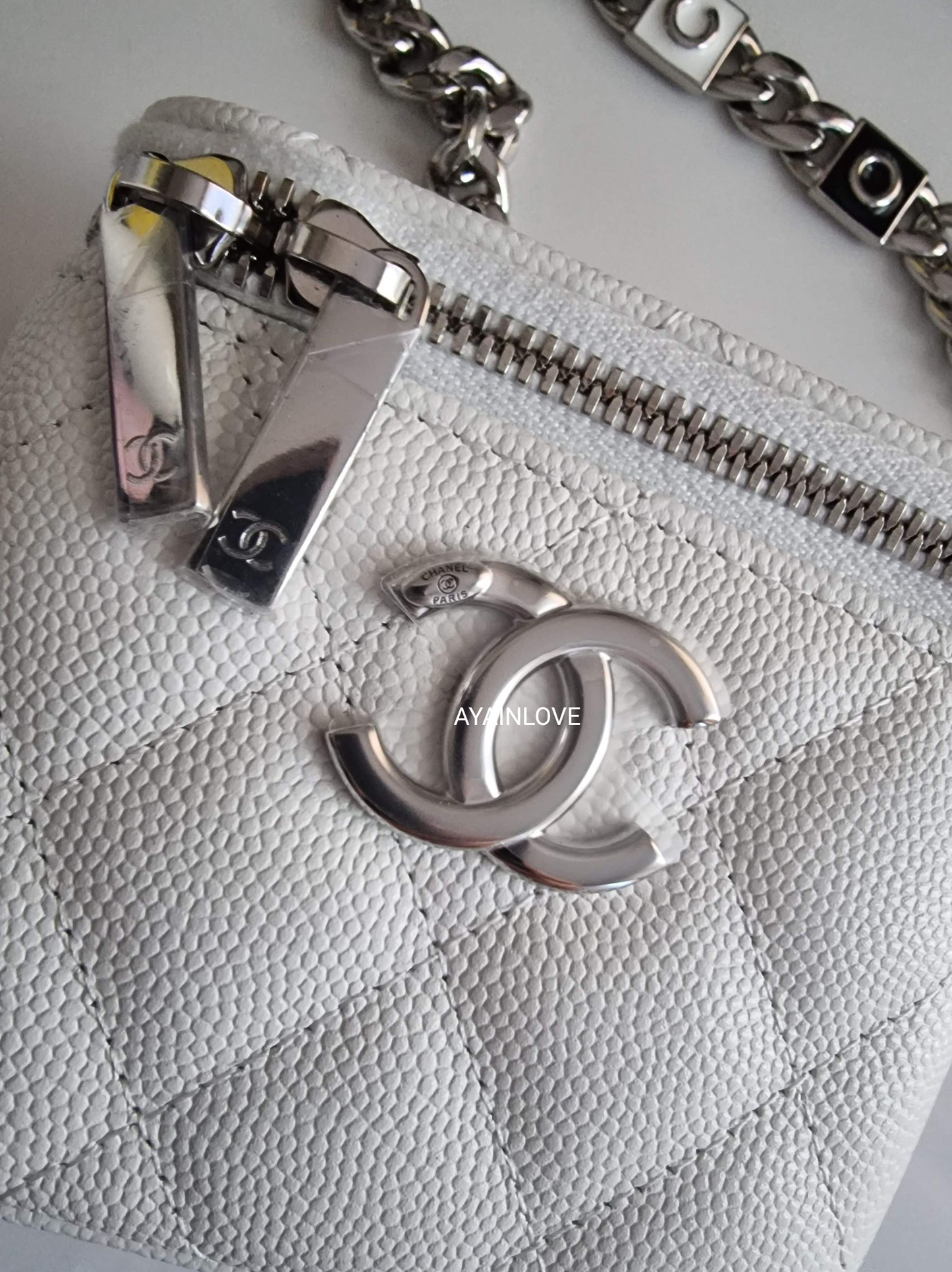 CHANEL 22S White Caviar Cube Vanity Coco Chain Silver Hardware