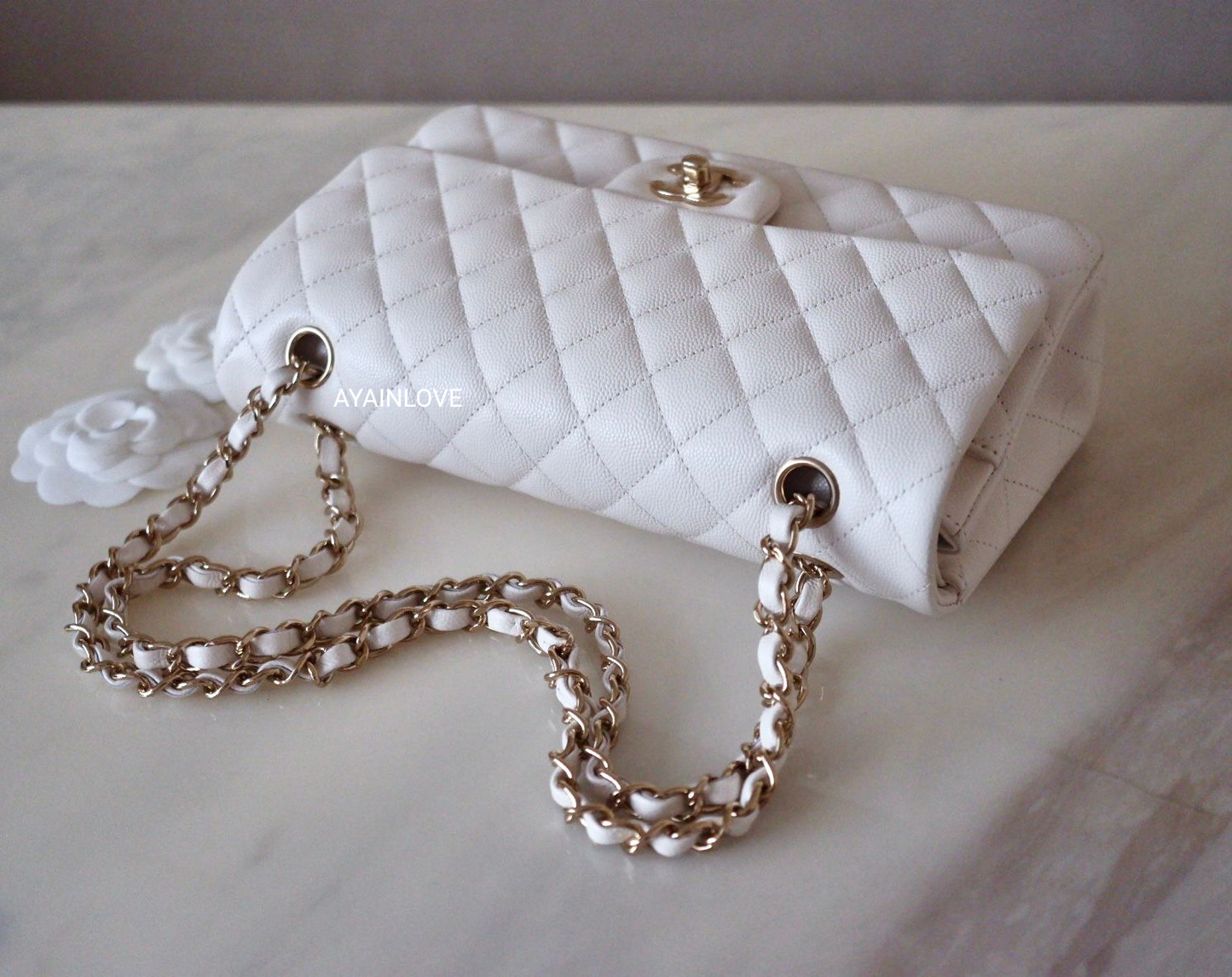 CHANEL 21S WHITE CAVIAR MEDIUM CLASSIC FLAP LIGHT GOLD HARDWARE