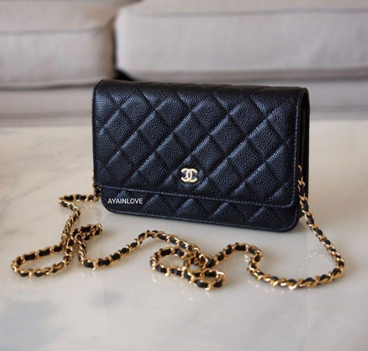 BLACK CAVIAR CLASSIC WALLET ON CHAIN GOLD HARDWARE *NEW*