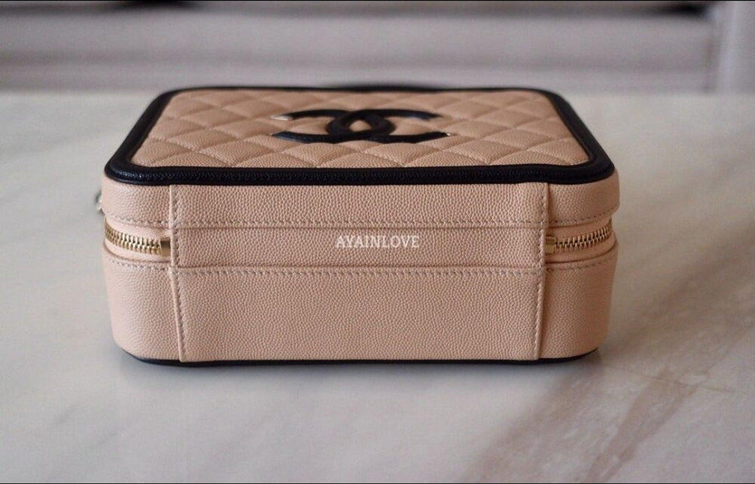 Chanel classic vanity discount case