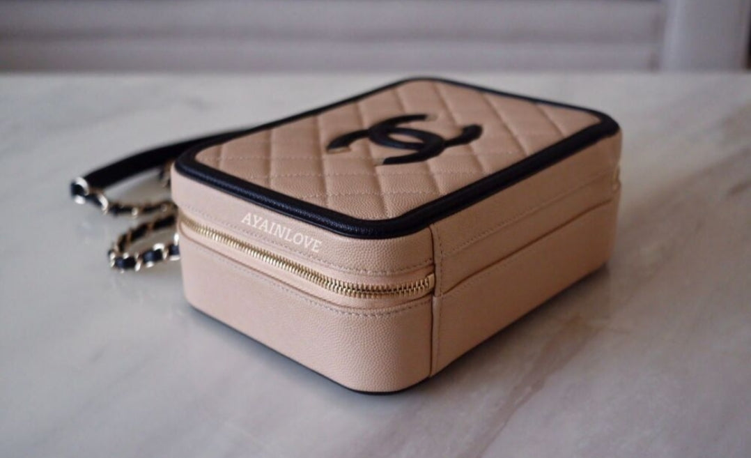 Chanel Classic Black Beige Filigree Medium Vanity Case Light Gold Hardware