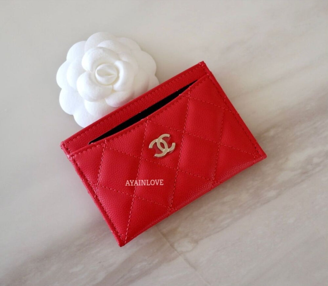 CHANEL 22P Red Caviar Flat Card Holder Light Gold Hardware