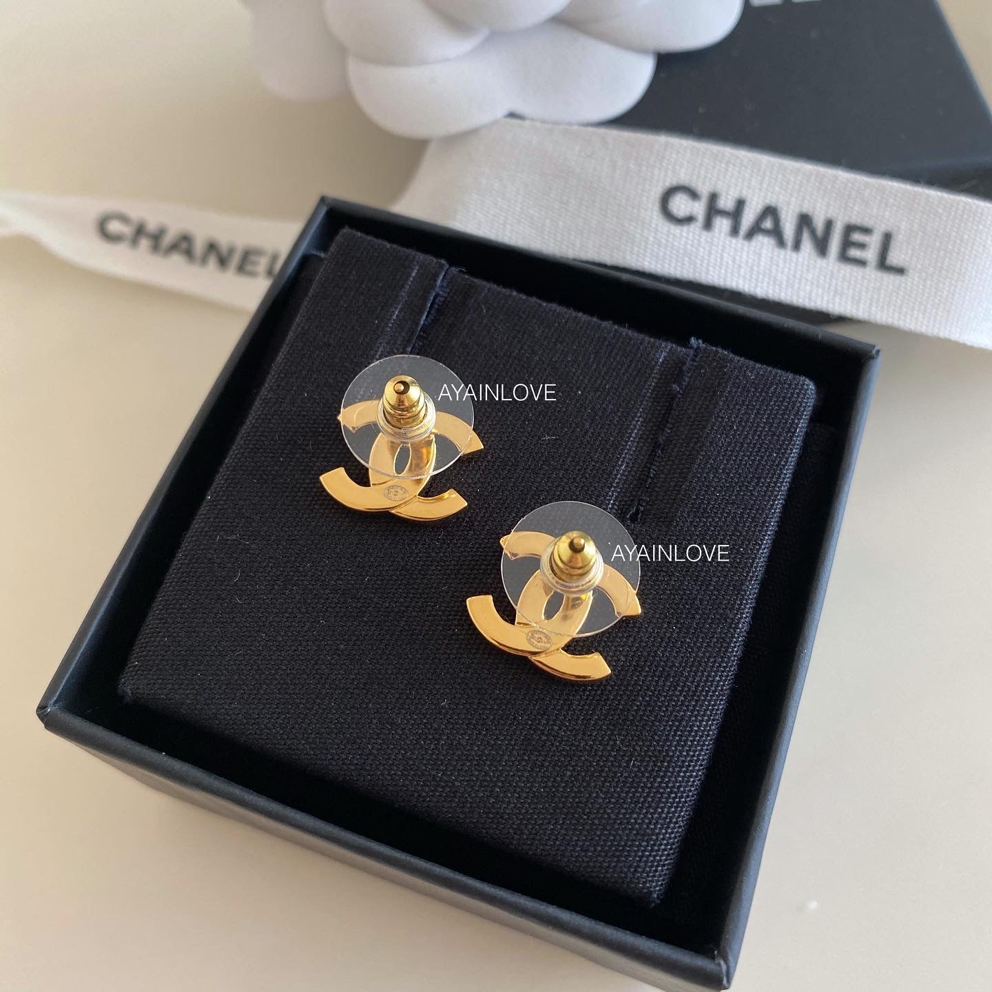 CC GOLD ENGRAVED SMALL STUD EARRINGS *NEW*