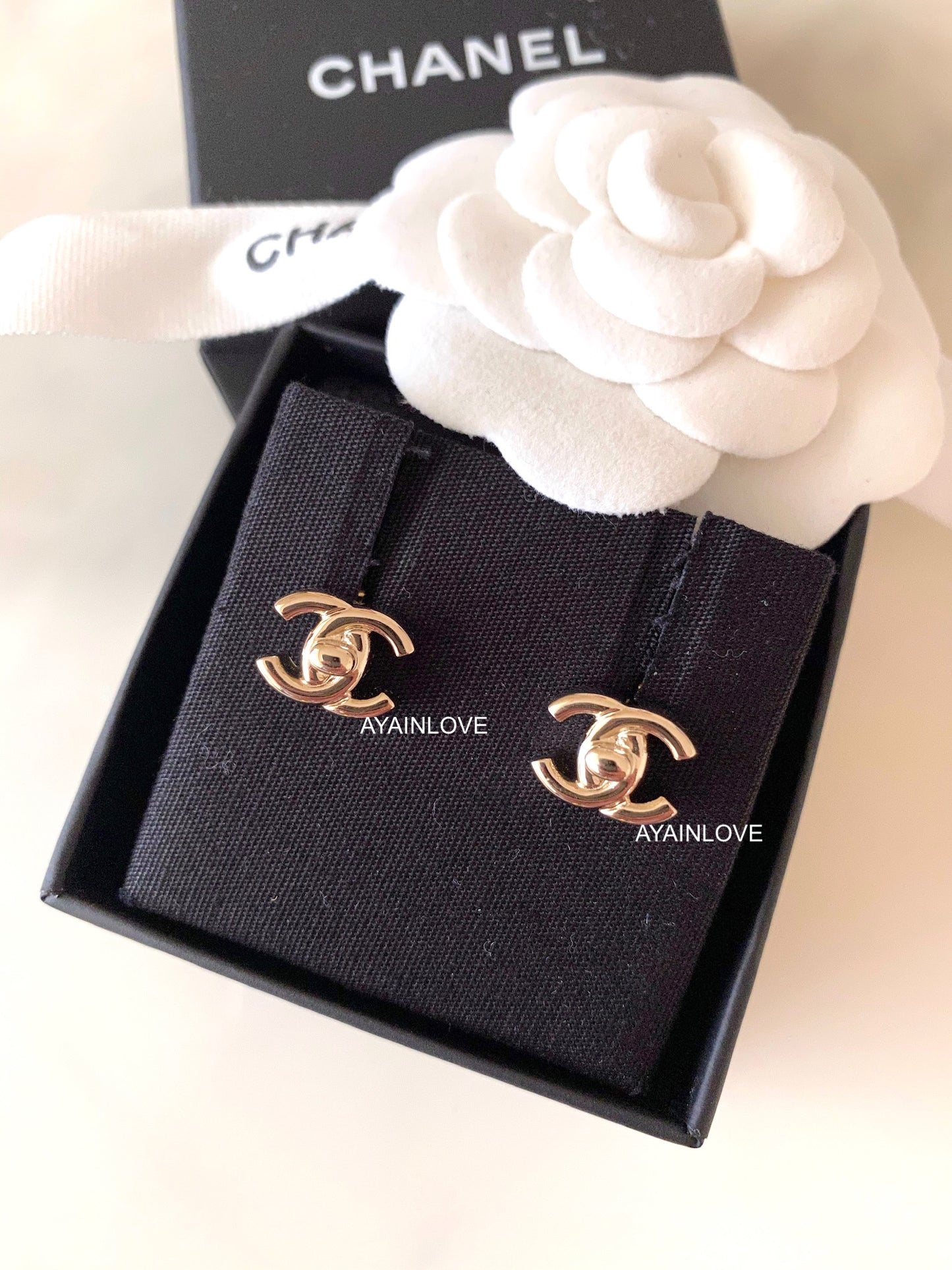 21S CC LOCK SMALL STUD EARRINGS LIGHT GOLD HARDWARE *NEW*