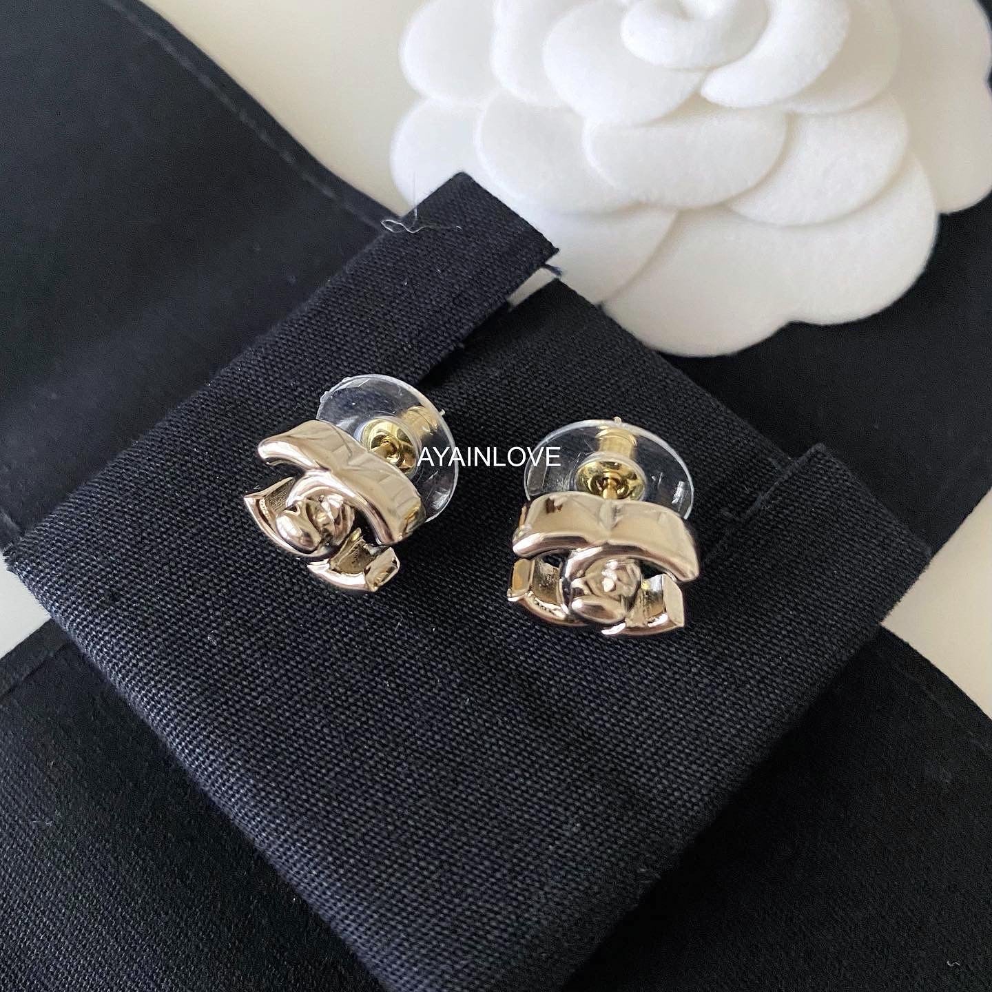 21S CC LOCK SMALL STUD EARRINGS LIGHT GOLD HARDWARE *NEW*