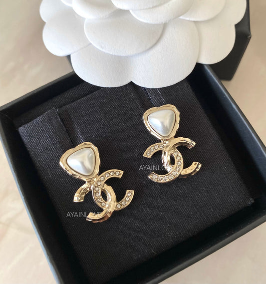 CHANEL 21K Pearl CC Stud Earrings Light Gold Hardware