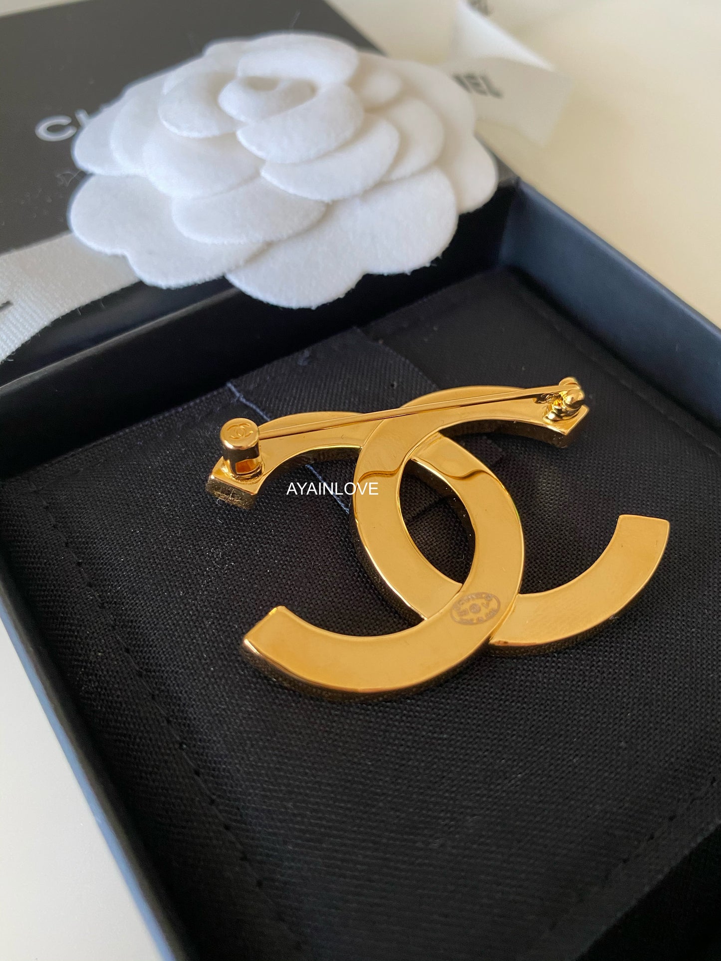 LARGE CC ENGRAVED GOLD BROOCH