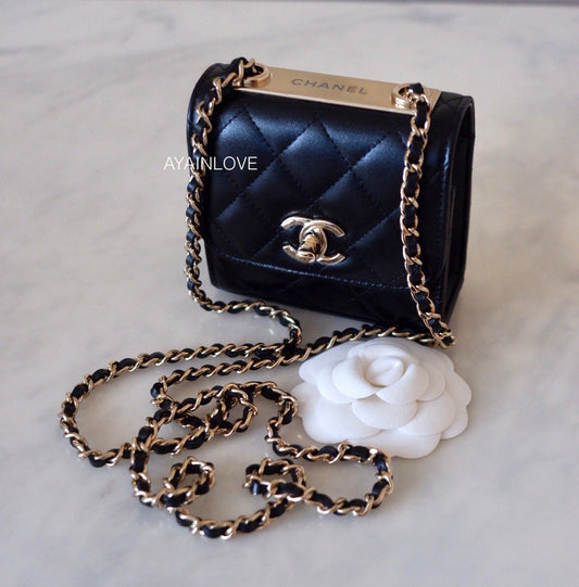 BLACK SMALL TRENDY CC CLUTCH ON CHAIN IN LAMB SKIN AND LIGHT GOLD HARDWARE