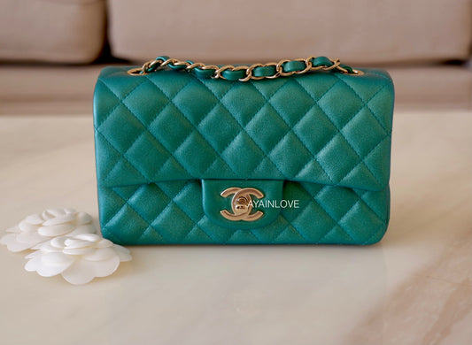 CHANEL 22A Emerald Green Calf Skin Rectangular Mini Light Gold Hardware