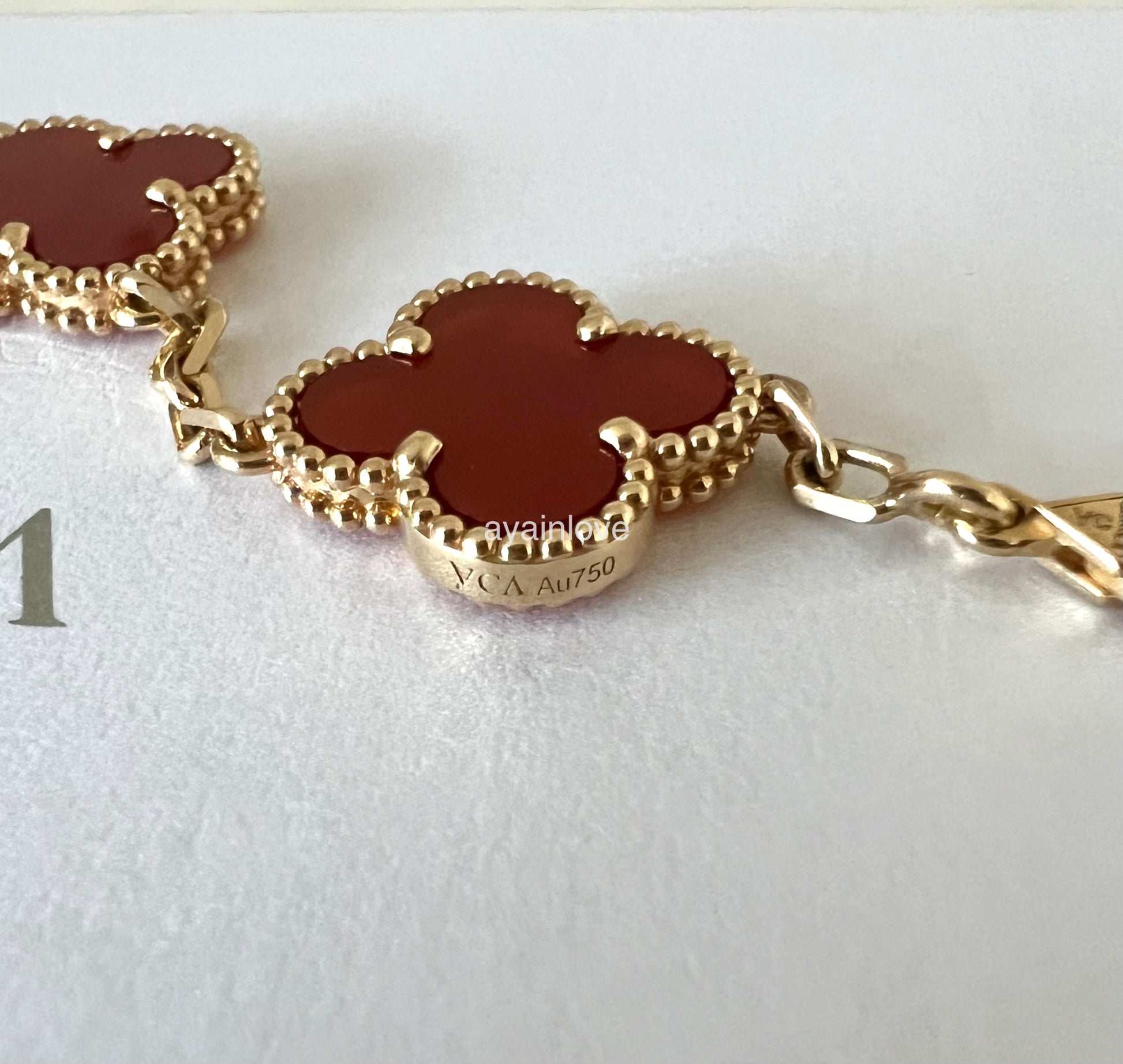Vintage Alhambra earrings 18K yellow gold, Carnelian - Van Cleef